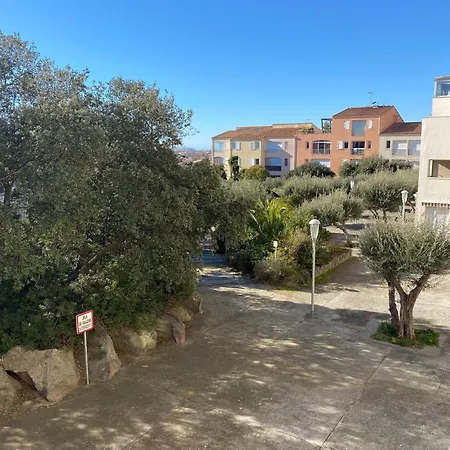 Joli Centre Port La Baleine Rose Agde